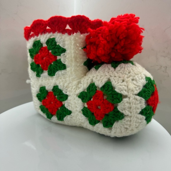 Vintage Granny Square homemade knit Christmas boot container - Picture 3 of 10